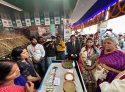 Hon'ble Finance Minister Smt. Nirmala Sitharaman along with Shri Samrat Choudhary, Hon'ble Deputy Chief Minister of Bihar, visited the stalls and interacted with the stall owners who have benefited from credit availed from various financial institutions through various schemes of the central govt and state govt before taking part in a Credit Outreach Programme in Darbhanga on 29.11.2024.