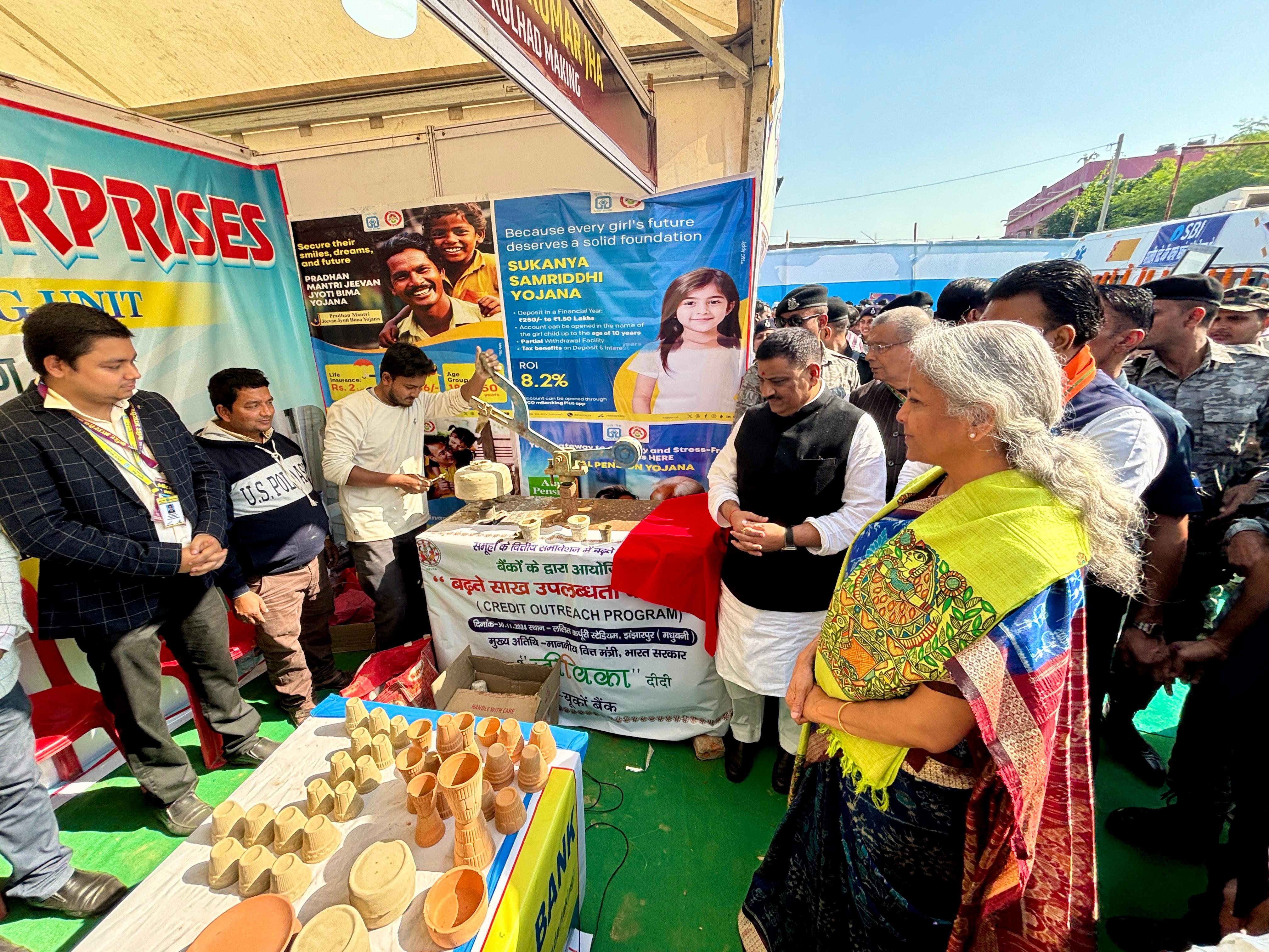 Hon'ble Finance Minister Smt. Nirmala Sitharaman along with Shri Samrat Choudhary, Hon'ble Deputy Chief Minister of Bihar, and Shri Sanjay Kumar Jha, Hon'ble MP (RS), visit the stalls and interacts with the stall owners