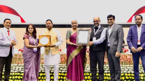 Hon'ble Finance Minister addressed the audience and gave away awards to winners under various categories during the Digital Payments Awards 2025 Ceremony in New Delhi