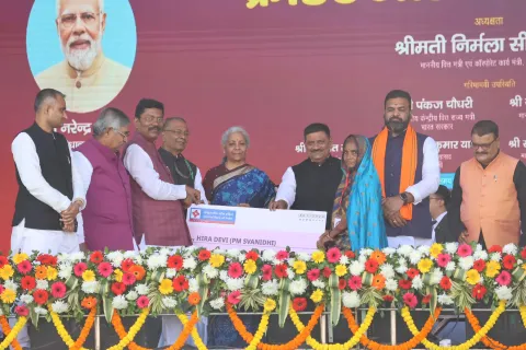 Hon'ble Finance Minister Smt. Nirmala Sitharaman, along with Shri Samrat Choudhary, Hon'ble Deputy Chief Minister of Bihar, hands over sanction letters from banks to beneficiaries under various Central Government schemes during the Credit Outreach Program