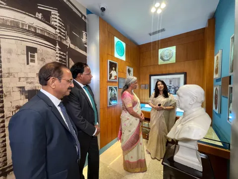 Hon'ble FM Smt. Nirmala Sitharaman visits the SBI Mumbai Main Branch Building and interacts with the officials and staff there. During the visit, Smt. Nirmala Sitharaman was accompanied by DFS Secretary Sh. M. Nagaraju and SBI Chairman Sh. CS Setty.