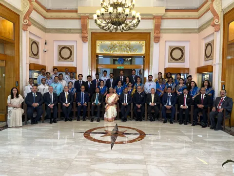 Hon'ble FM Smt. Nirmala Sitharaman visits the SBI Mumbai Main Branch Building and interacts with the officials and staff there. During the visit, Smt. Nirmala Sitharaman was accompanied by DFS Secretary Sh. M. Nagaraju and SBI Chairman Sh. CS Setty.